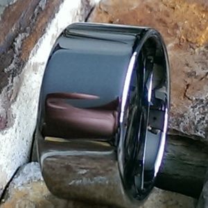 Gorgeous men's wedding band (12mm)